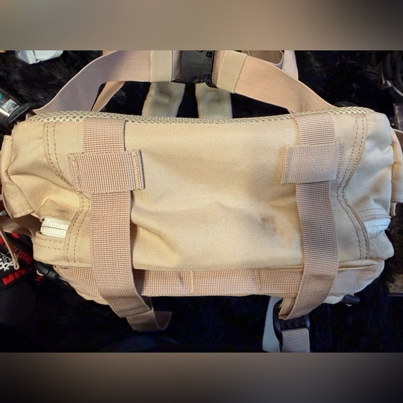WOLFPak Tactical 25L Backpack Tan MOLLE w/ Accessories Organizer Insert Key Clip - Picture 10 of 11